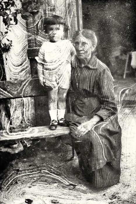 la grand mère et l'enfant