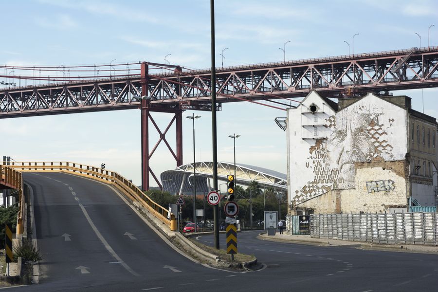 Vhils