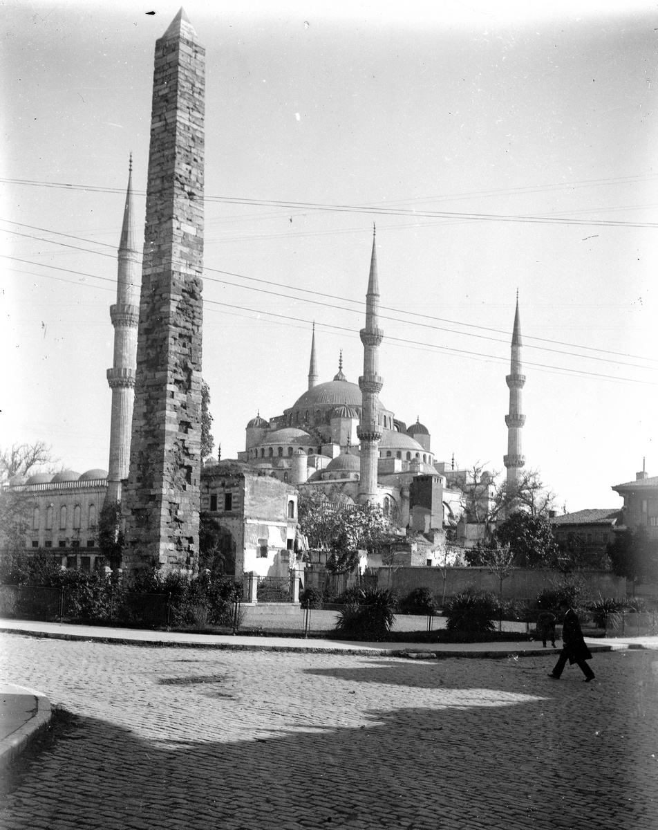 Istanbul : obélisque muré et mosquée d’Ahmed (c 1910)